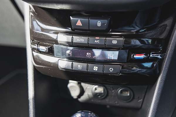 2012 Peugeot 208 Allure A9