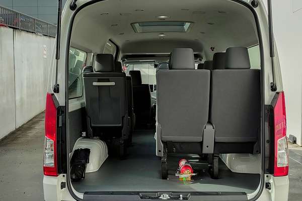 2025 Toyota Hiace Commuter GDH322R