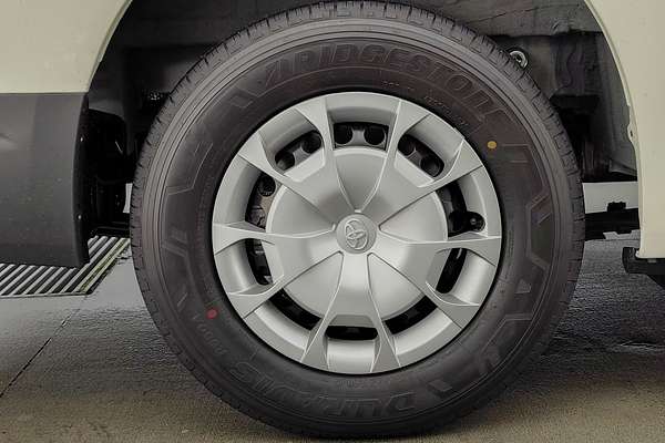 2025 Toyota Hiace Commuter GDH322R