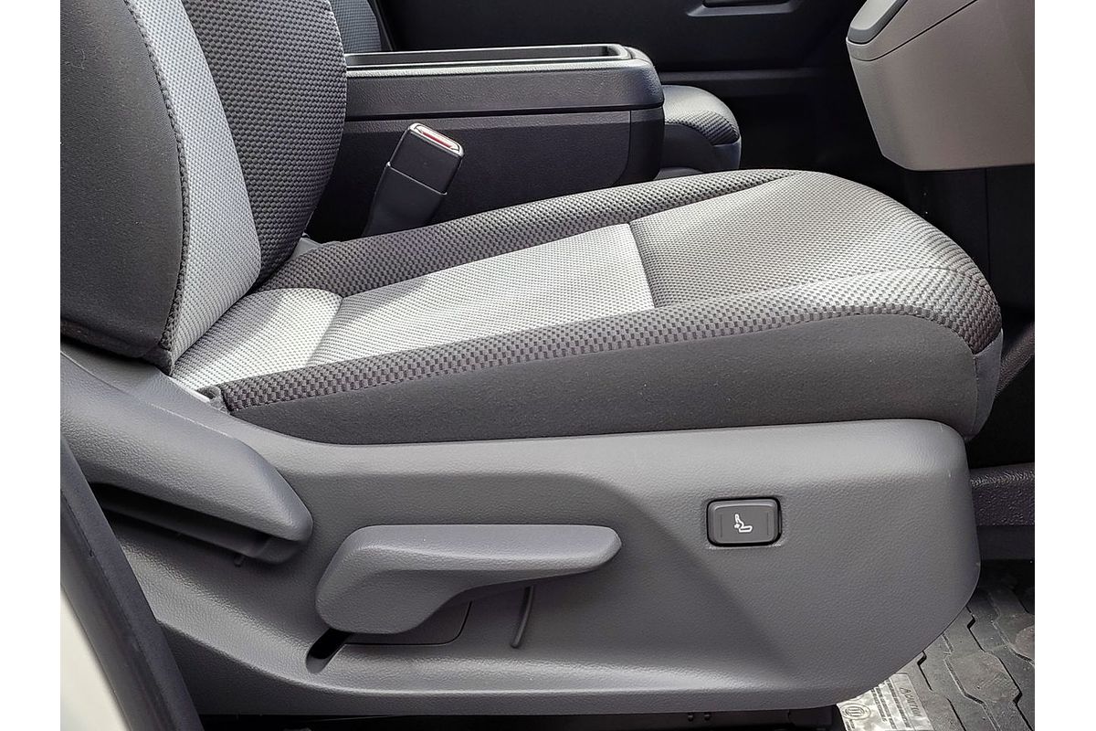 2025 Toyota Hiace Commuter GDH322R