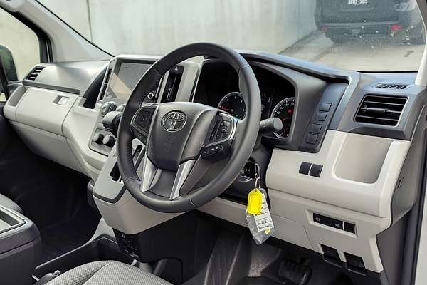 2025 Toyota Hiace Commuter GDH322R