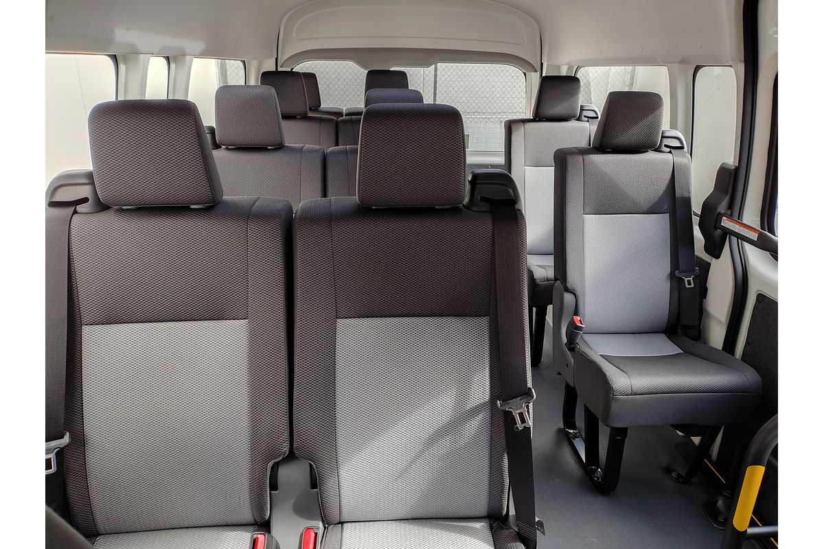 2025 Toyota Hiace Commuter GDH322R