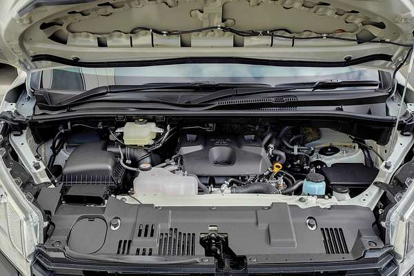 2025 Toyota Hiace Commuter GDH322R