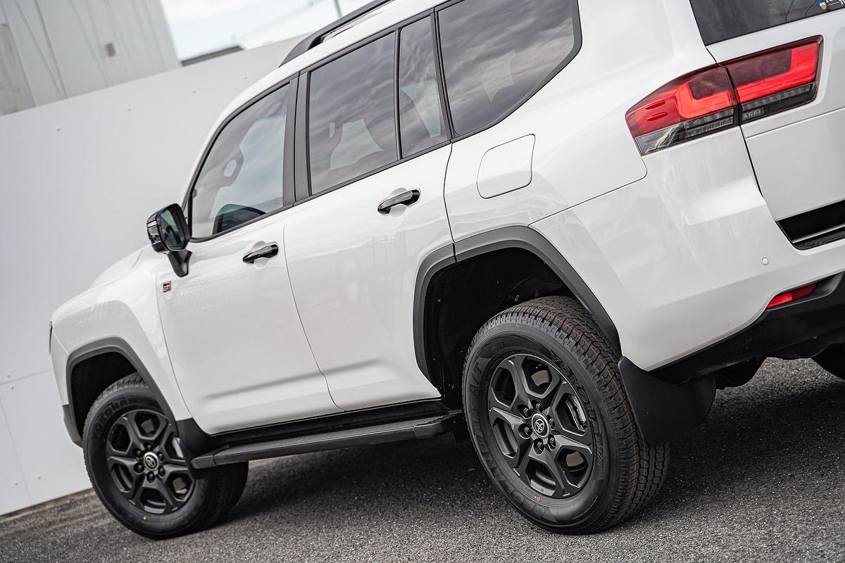 2024 Toyota Landcruiser GR Sport FJA300R