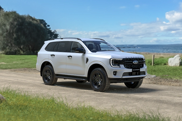 2025 Ford Everest Black Edition 2.0L