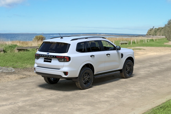 2025 Ford Everest Black Edition 2.0L