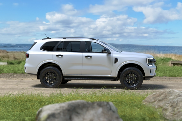 2025 Ford Everest Black Edition 2.0L