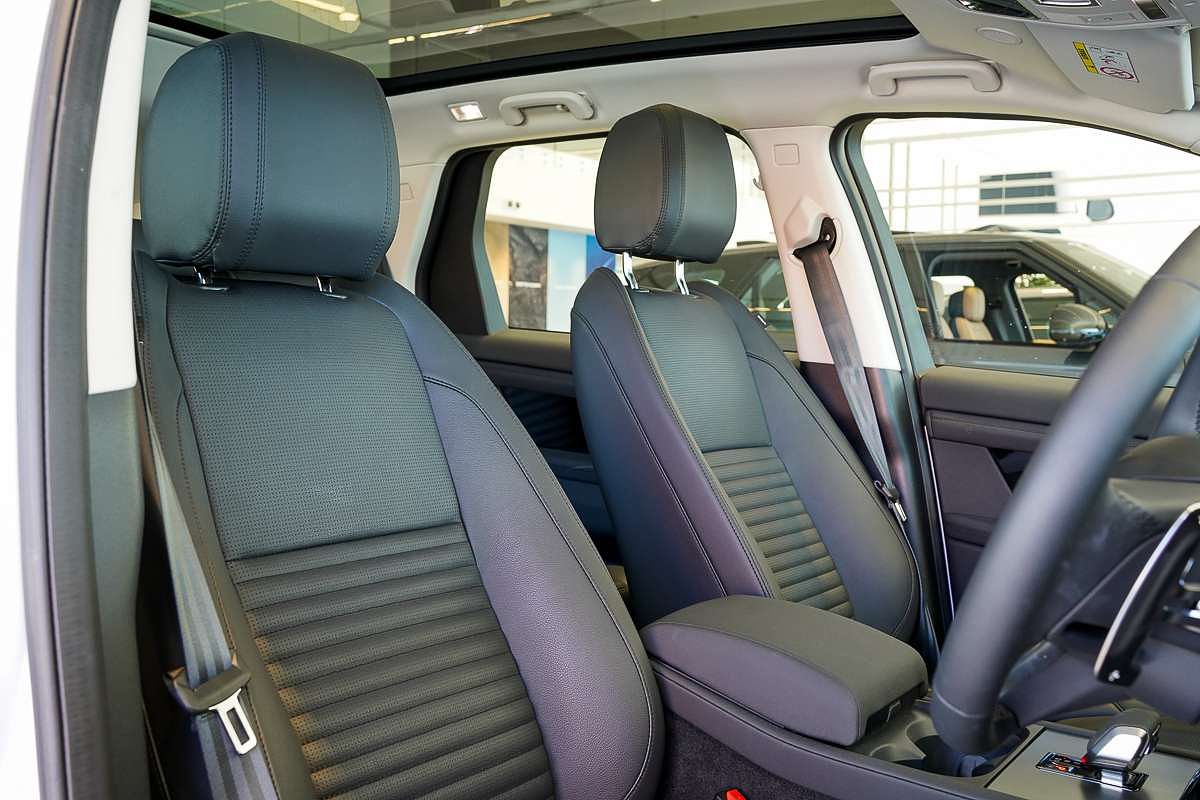 2024 Land Rover Discovery Sport P200 S L550