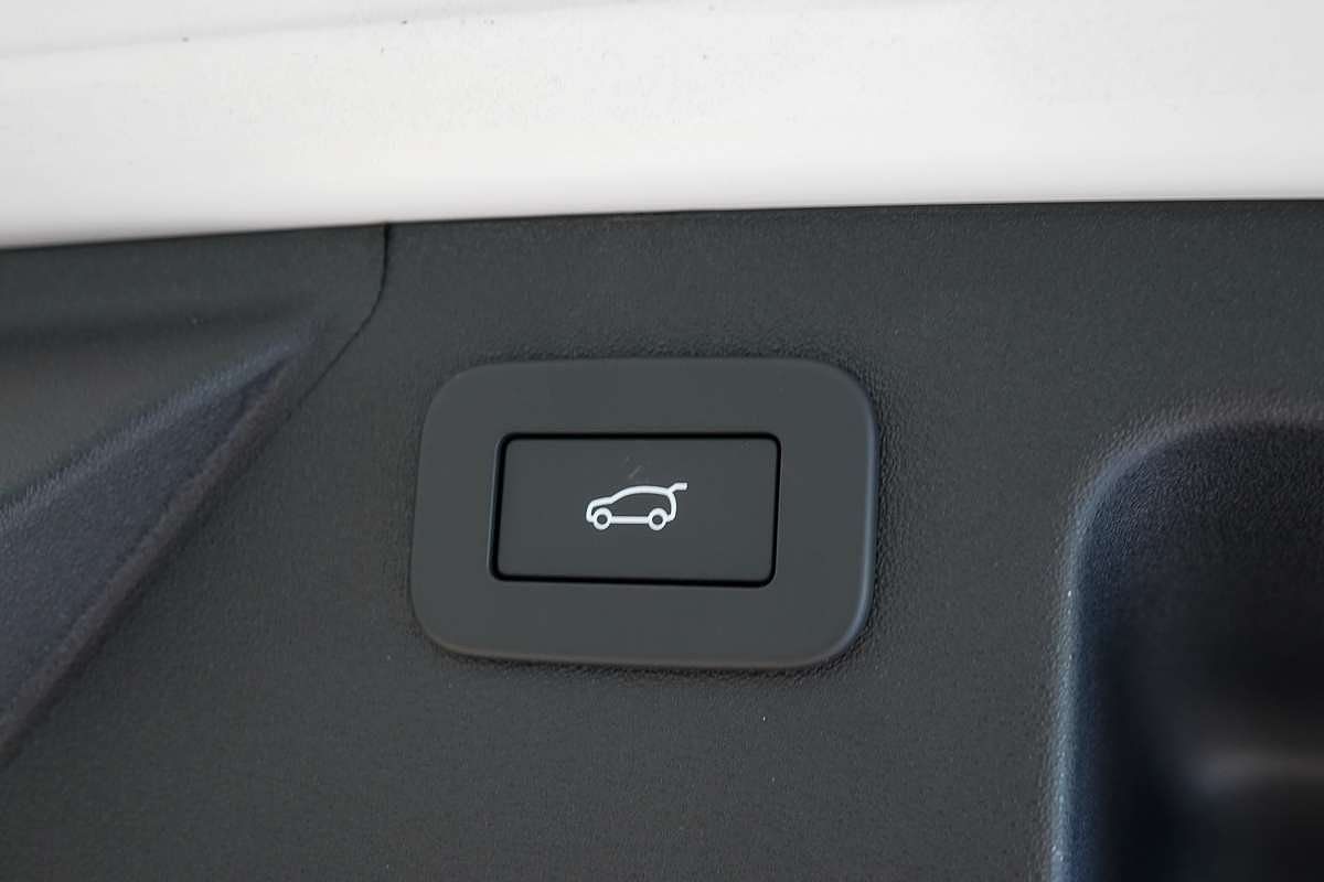 2024 Land Rover Discovery Sport P200 S L550