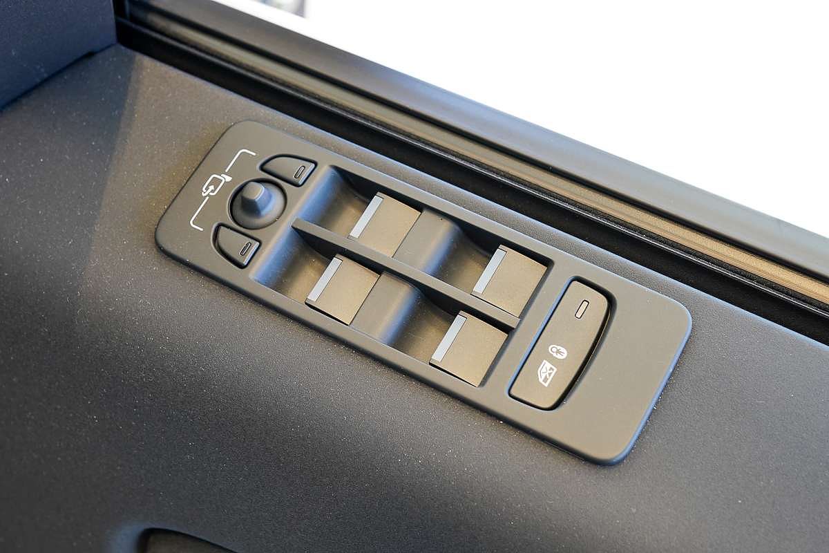 2024 Land Rover Discovery Sport P200 S L550