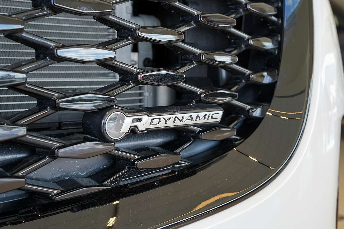 2024 Jaguar E-PACE P250 R-Dynamic SE X540
