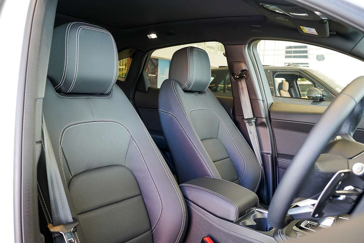 2024 Jaguar E-PACE P250 R-Dynamic SE X540