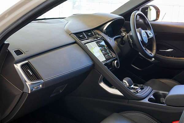 2024 Jaguar E-PACE P250 R-Dynamic SE X540