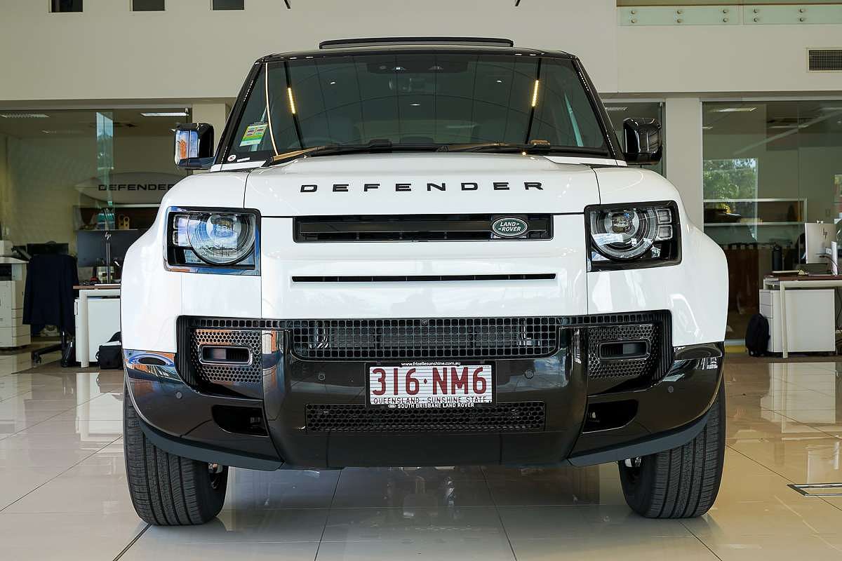 2024 Land Rover Defender 110 P400 X-Dynamic SE L663