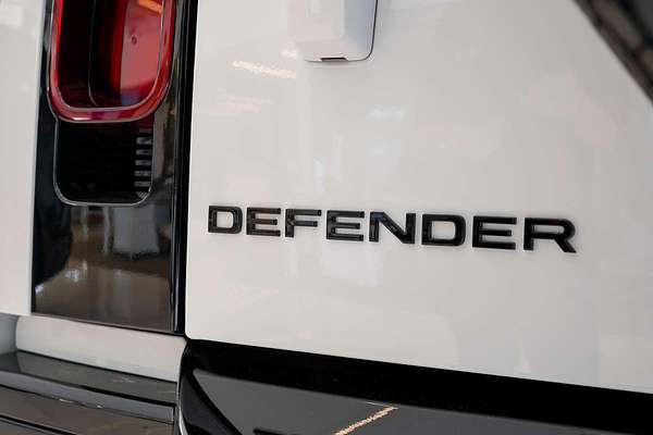 2024 Land Rover Defender 110 P400 X-Dynamic SE L663