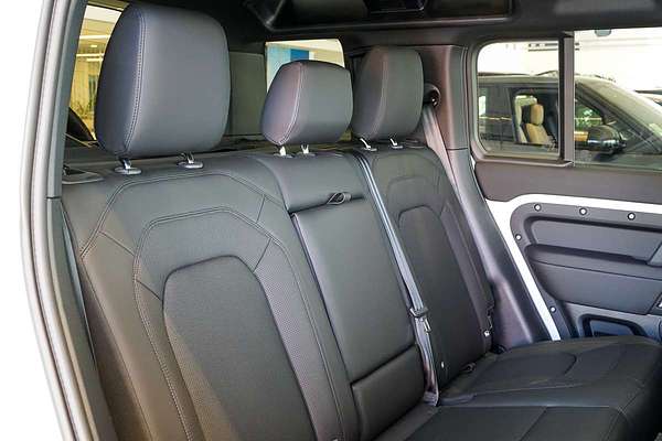 2024 Land Rover Defender 110 P400 X-Dynamic SE L663