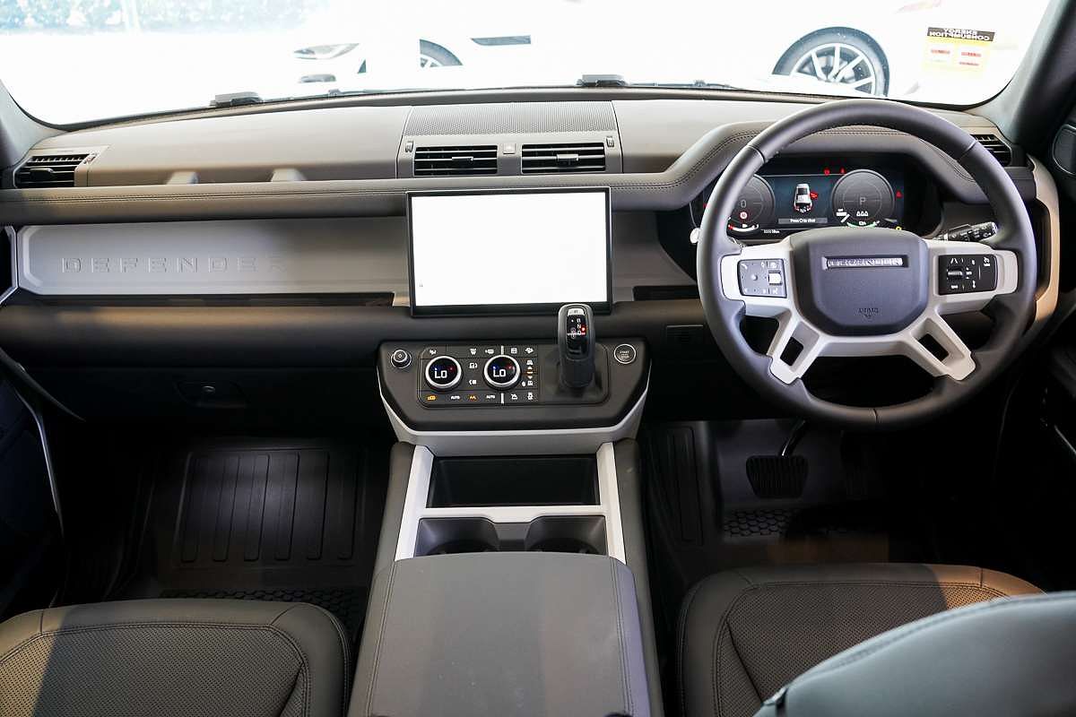 2024 Land Rover Defender 110 P400 X-Dynamic SE L663