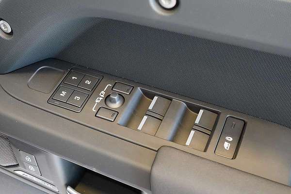 2024 Land Rover Defender 110 P400 X-Dynamic SE L663