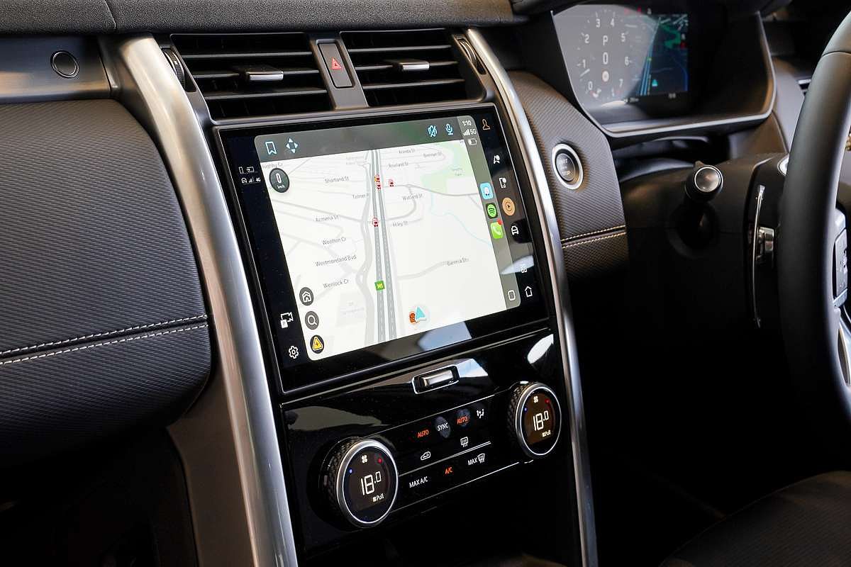 2024 Land Rover Discovery P360 Dynamic SE Series 5