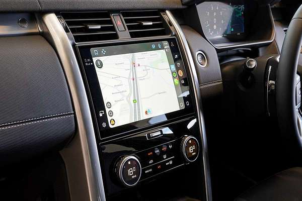 2024 Land Rover Discovery P360 Dynamic SE Series 5
