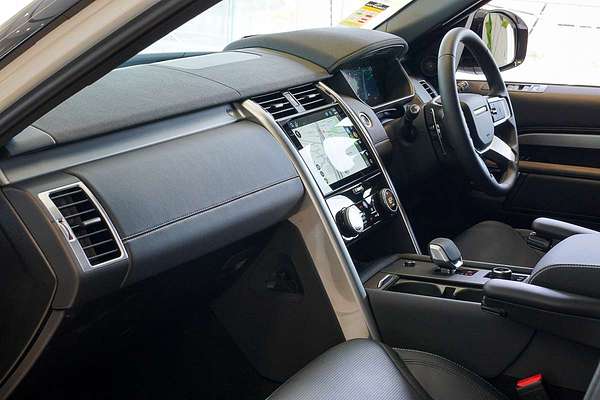 2024 Land Rover Discovery P360 Dynamic SE Series 5