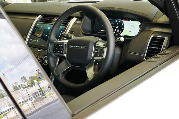 2024 Land Rover Discovery P360 Dynamic SE Series 5