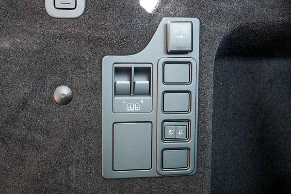 2024 Land Rover Discovery P360 Dynamic SE Series 5