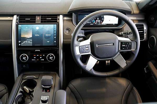 2024 Land Rover Discovery P360 Dynamic SE Series 5