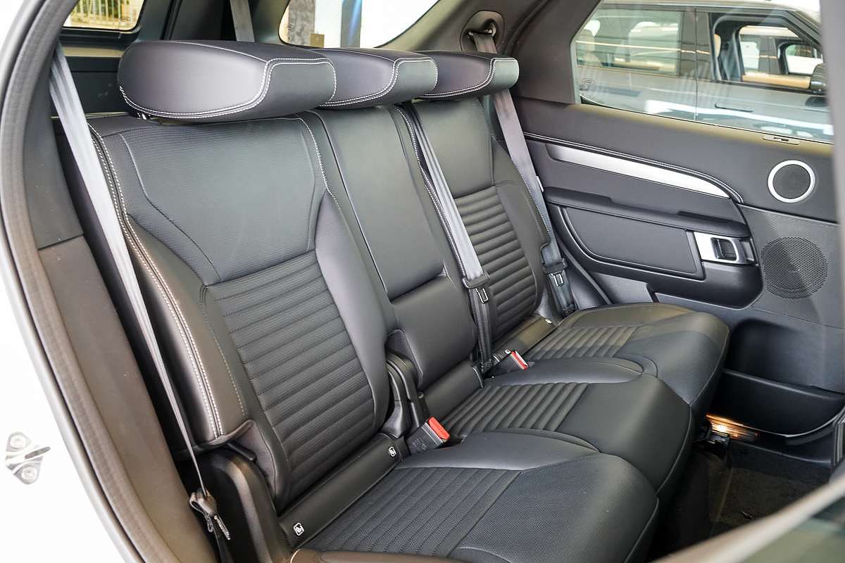 2024 Land Rover Discovery P360 Dynamic SE Series 5