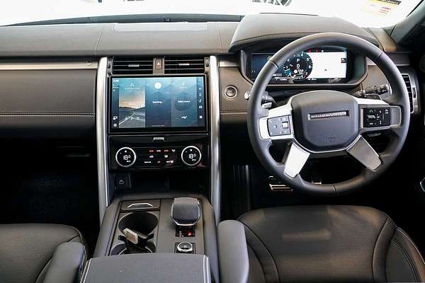 2024 Land Rover Discovery P360 Dynamic SE Series 5