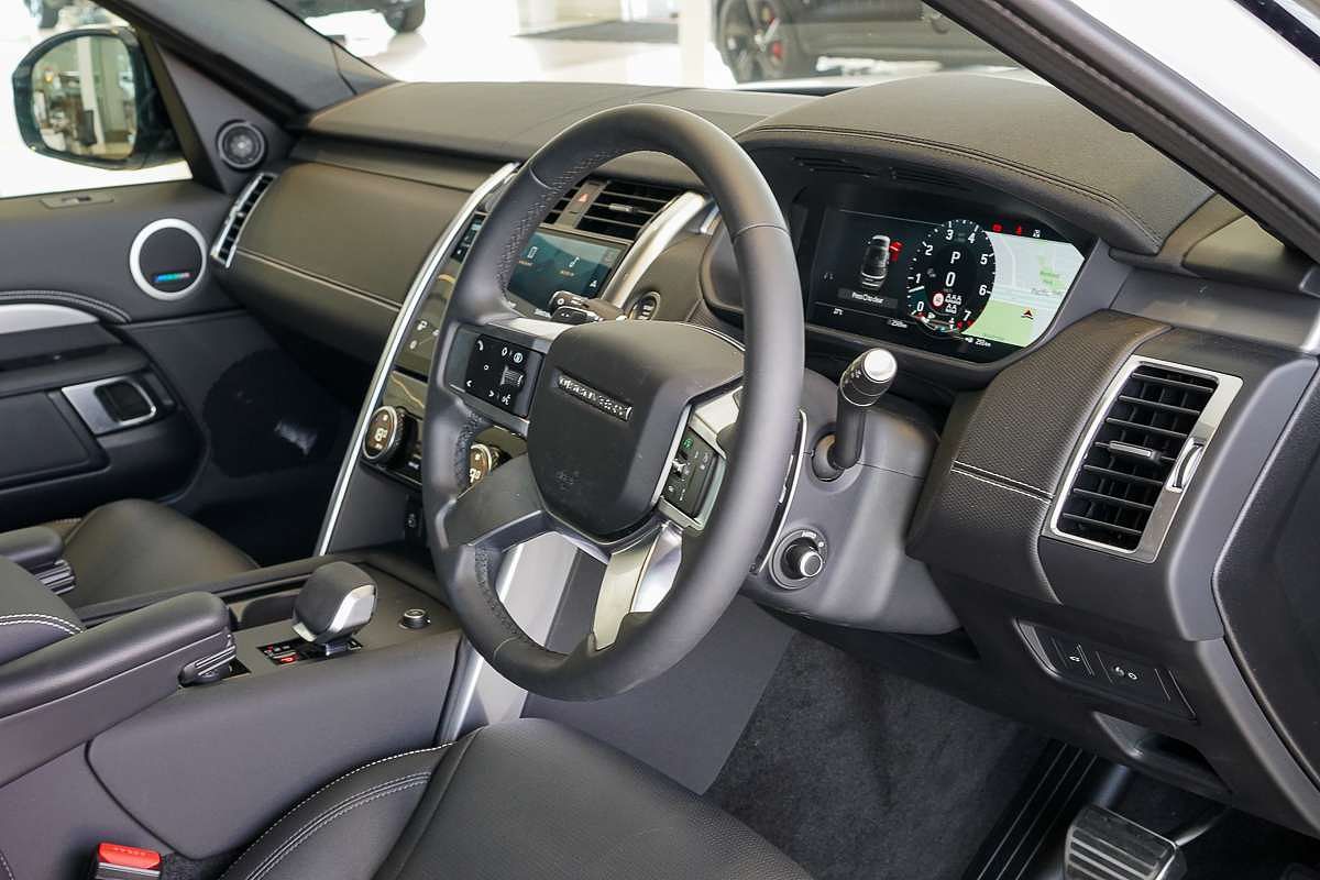 2024 Land Rover Discovery P360 Dynamic SE Series 5
