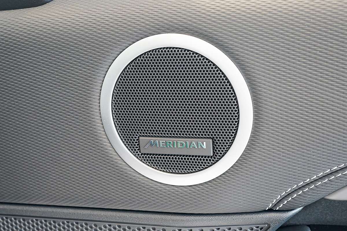 2024 Land Rover Discovery P360 Dynamic SE Series 5