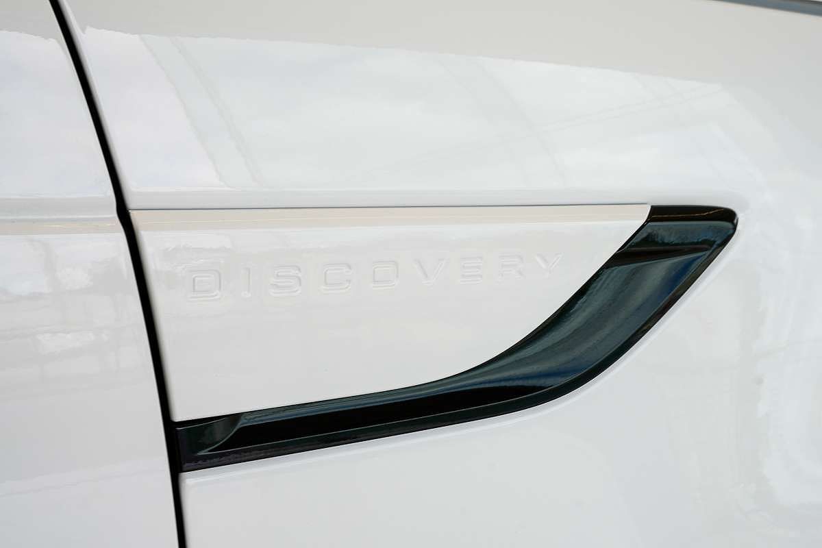 2024 Land Rover Discovery P360 Dynamic SE Series 5