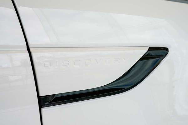2024 Land Rover Discovery P360 Dynamic SE Series 5