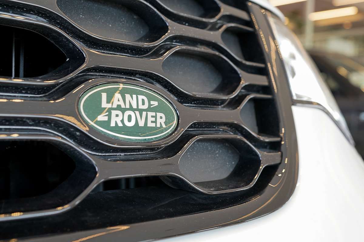 2024 Land Rover Discovery P360 Dynamic SE Series 5