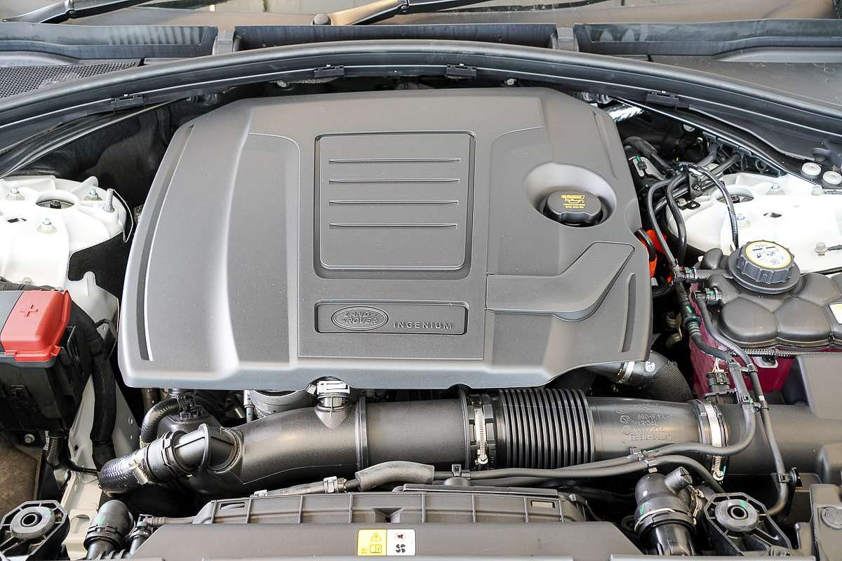 2024 Land Rover Range Rover Velar P250 Dynamic SE L560