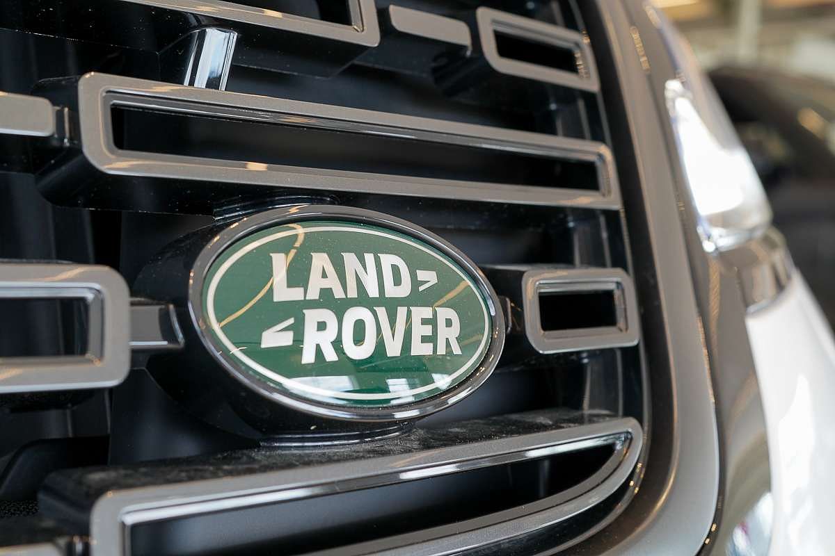 2024 Land Rover Range Rover Velar P250 Dynamic SE L560