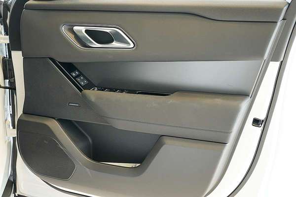 2024 Land Rover Range Rover Velar P250 Dynamic SE L560