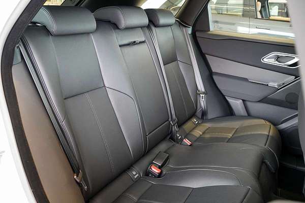 2024 Land Rover Range Rover Velar P250 Dynamic SE L560