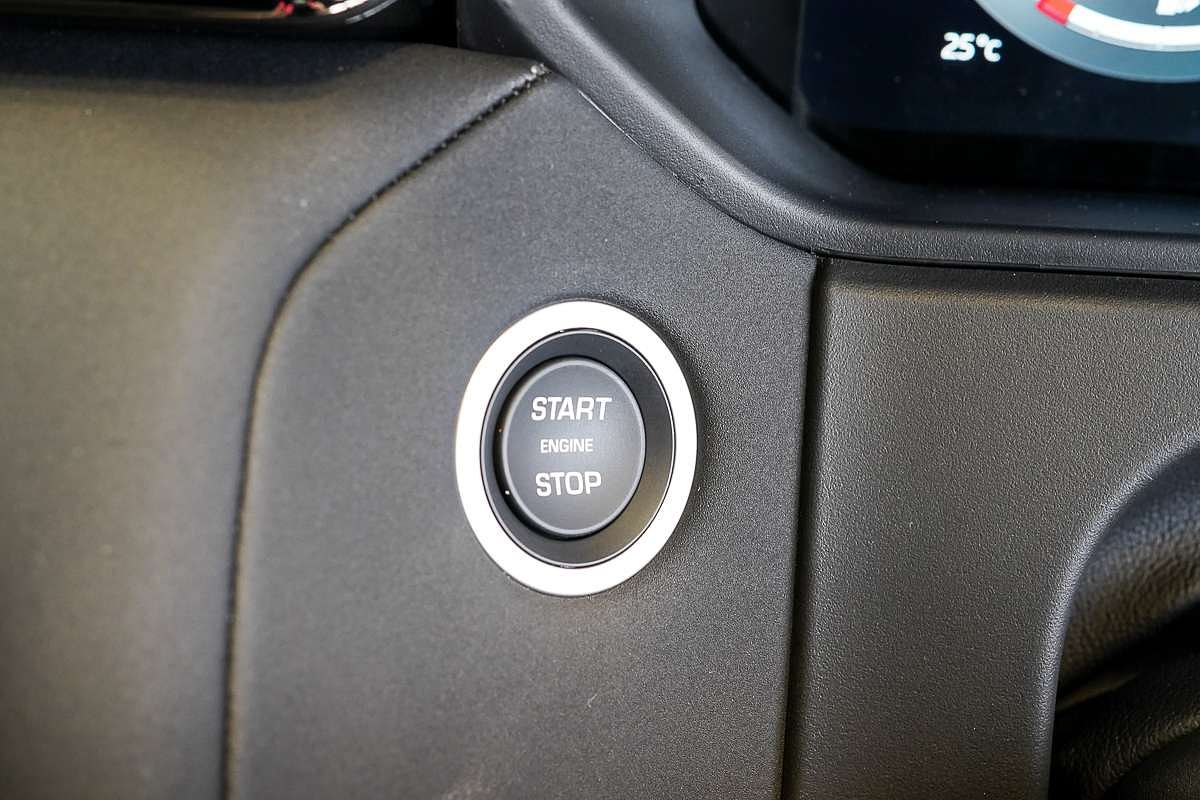 2024 Land Rover Range Rover Velar P250 Dynamic SE L560
