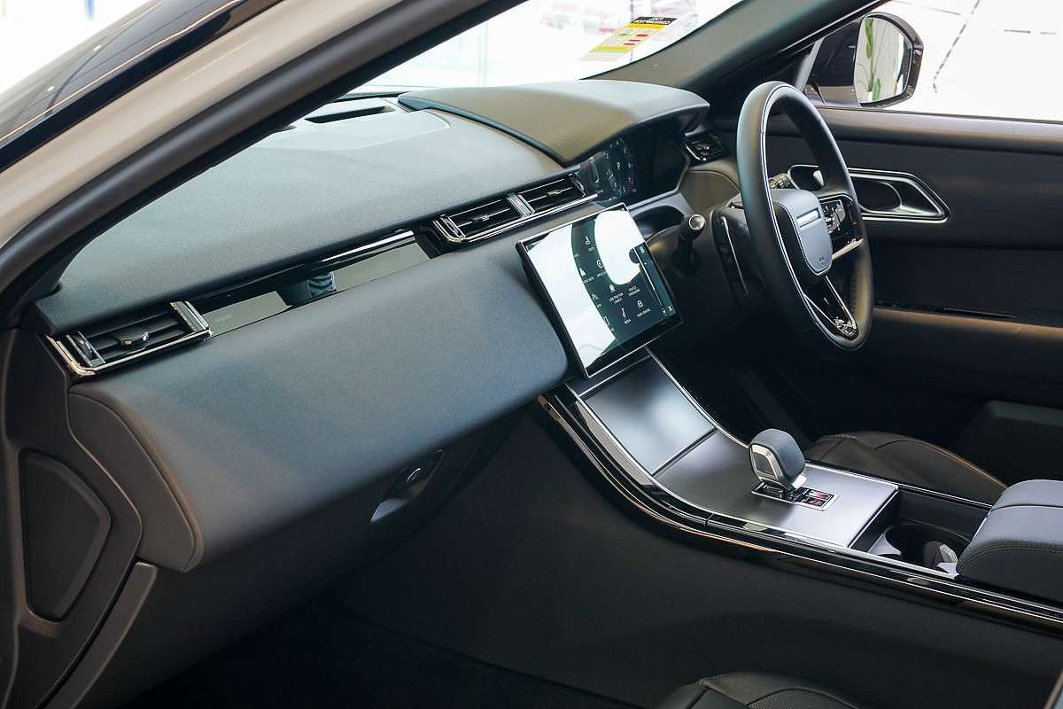 2024 Land Rover Range Rover Velar P250 Dynamic SE L560