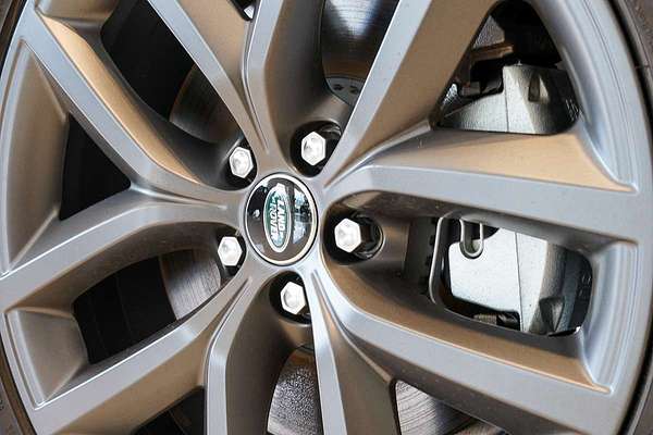 2024 Land Rover Range Rover Velar P250 Dynamic SE L560