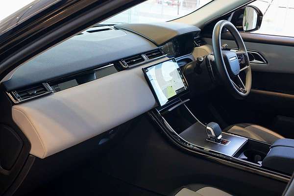 2024 Land Rover Range Rover Velar P250 Dynamic SE L560