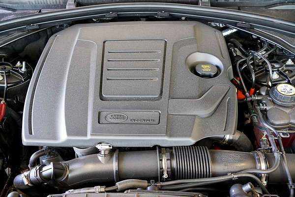 2024 Land Rover Range Rover Velar P250 Dynamic SE L560