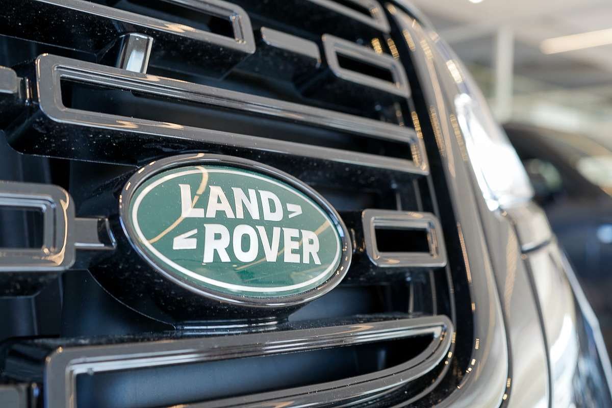 2024 Land Rover Range Rover Velar P250 Dynamic SE L560