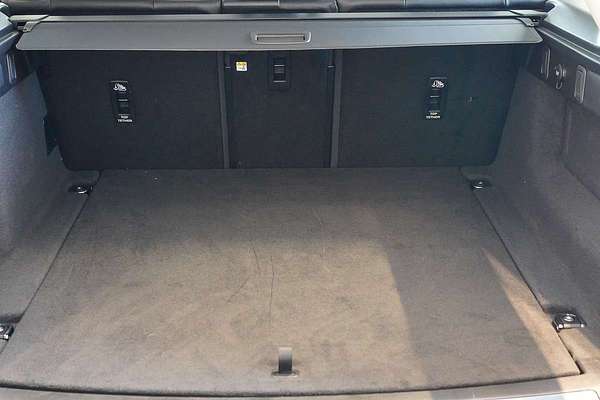 2024 Land Rover Range Rover Velar P250 Dynamic SE L560