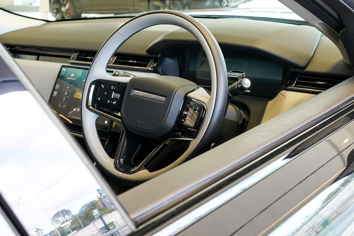 2024 Land Rover Range Rover Velar P250 Dynamic SE L560