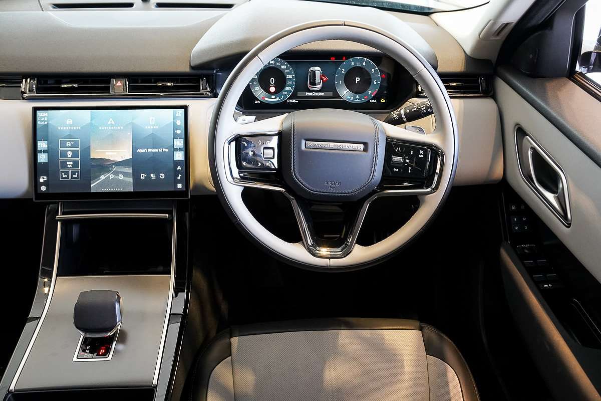 2024 Land Rover Range Rover Velar P250 Dynamic SE L560