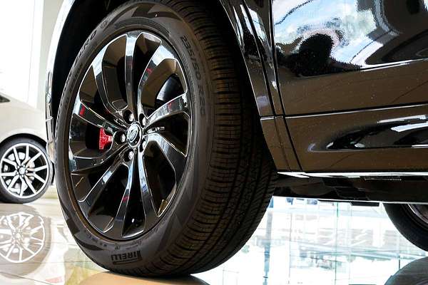 2024 Land Rover Discovery Sport P250 Dynamic SE L550