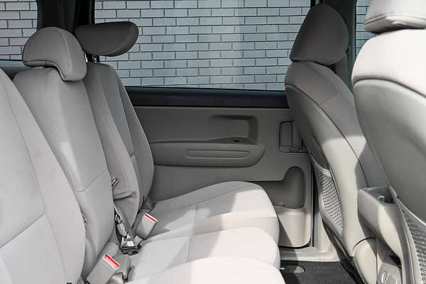 2017 Kia Carnival S YP
